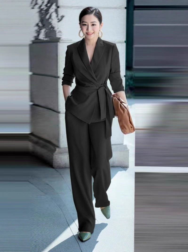 Sorella – Elegant set med kavaj och byxa i feminin passform