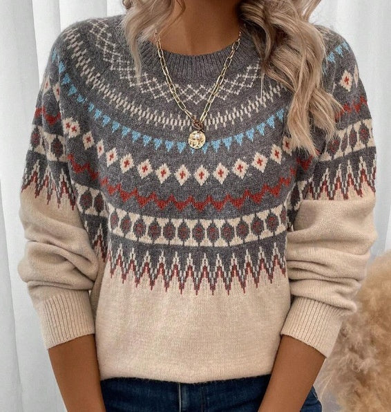 Dovina Comfort stickad med rund jacquardmönster