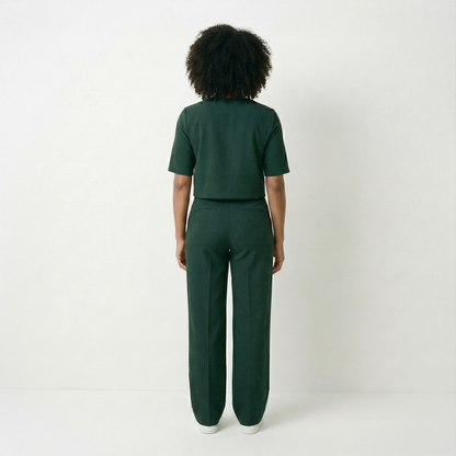 Saar – Elegant set med topp och raka byxor