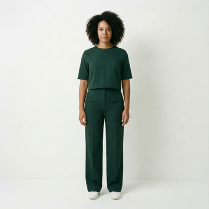 Saar – Elegant set med topp och raka byxor