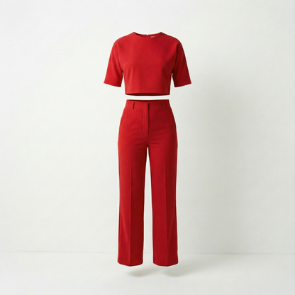 Saar – Elegant set med topp och raka byxor