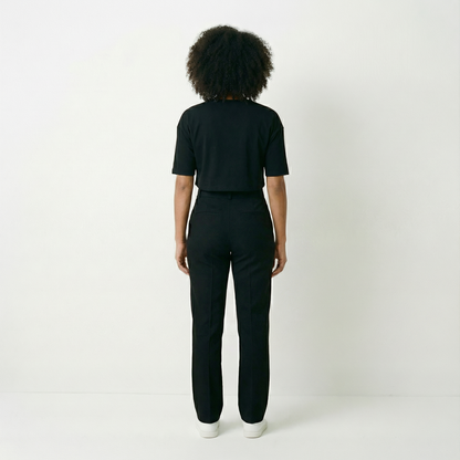 Saar – Elegant set med topp och raka byxor