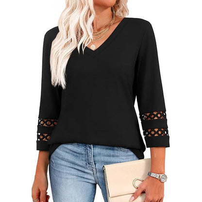 Lunara – Top with V-neck and subtle sleeve details