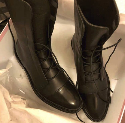 Noor – Stövlar med modern, kraftfull utstrålning