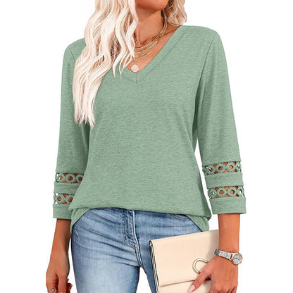 Lunara – Top with V-neck and subtle sleeve details