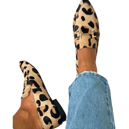 Xenia – Loafers med leopardtryck och gyllene detalj