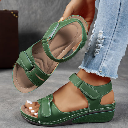 Yarella – Comfortable sandals with an adjustable fit