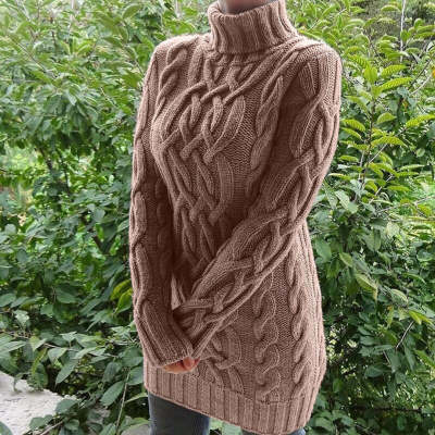 Lunet – Kabelstickad tröja med krage