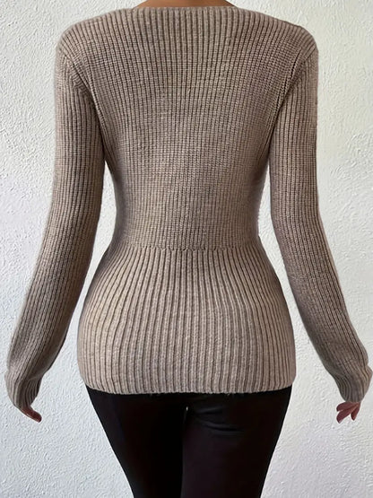 Nora™ | Finstickad V-ringad topp för våren