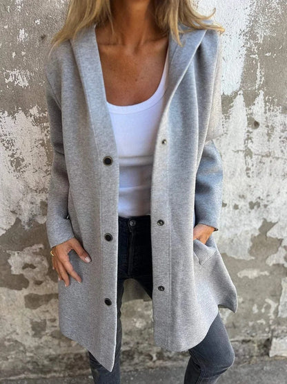 Freja – Minimalist coat with a soft texture