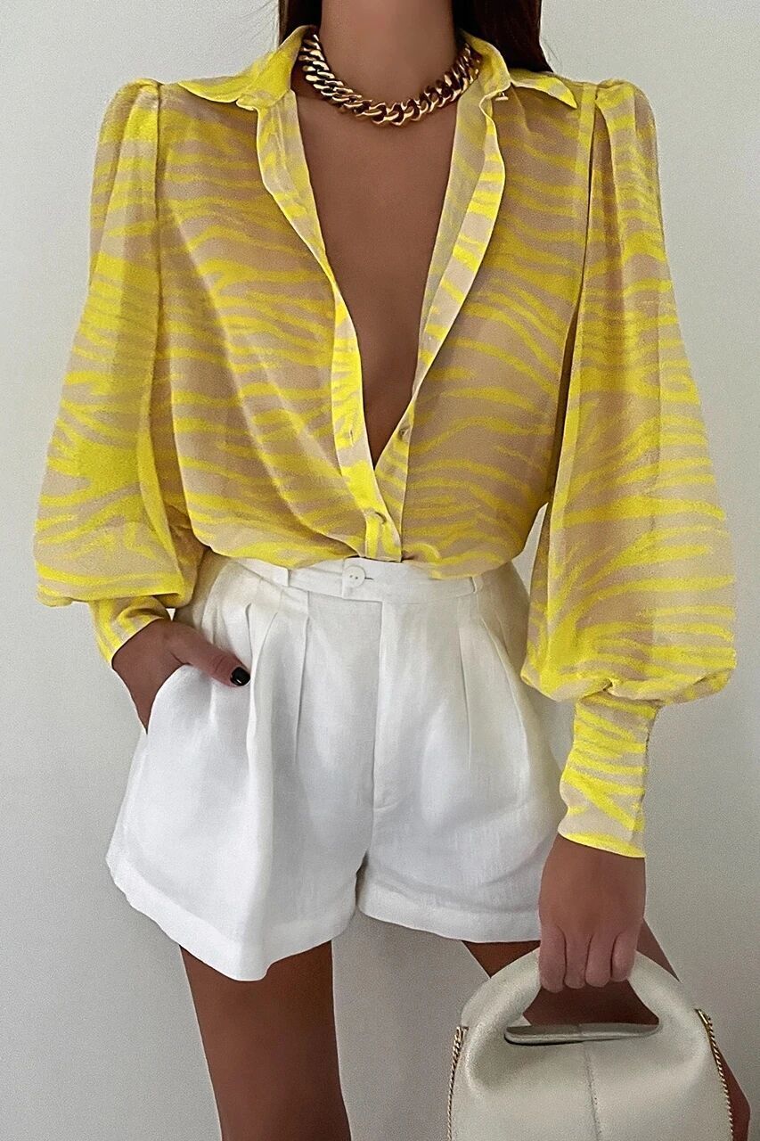 Yaraine – Lätt blus med botaniskt tryck