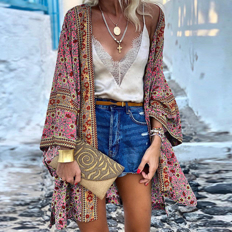 Solara – Lätt kimono med färgstarkt mönster i bohemisk stil