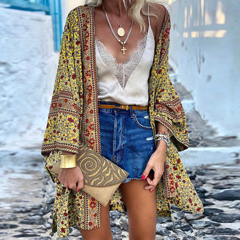 Solara – Lätt kimono med färgstarkt mönster i bohemisk stil