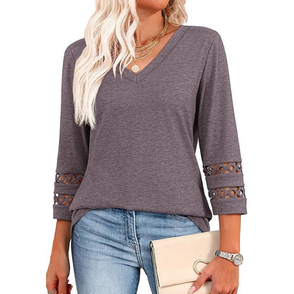Lunara – Top with V-neck and subtle sleeve details