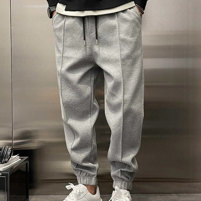 Kian - Svart tapered jogger med ren look