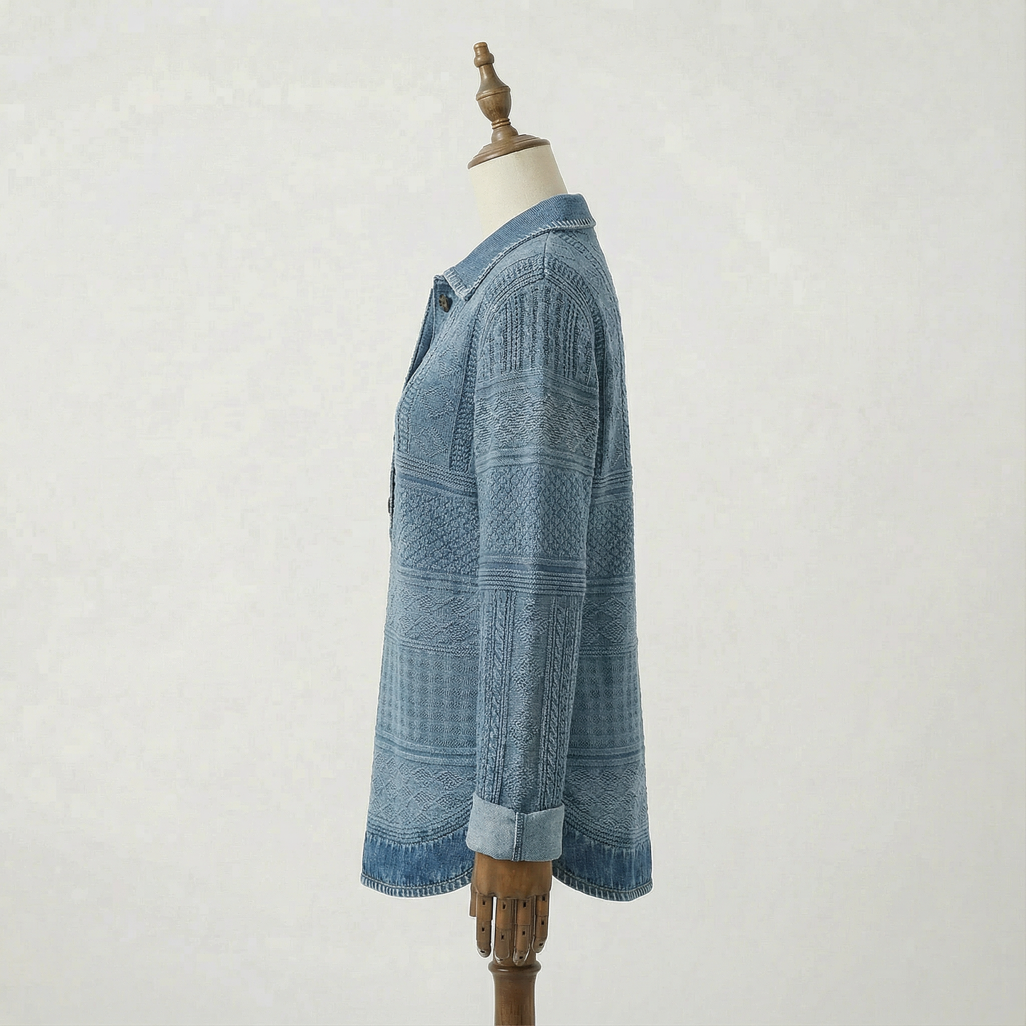 Marit – Tröja med struktur och knapplåsning