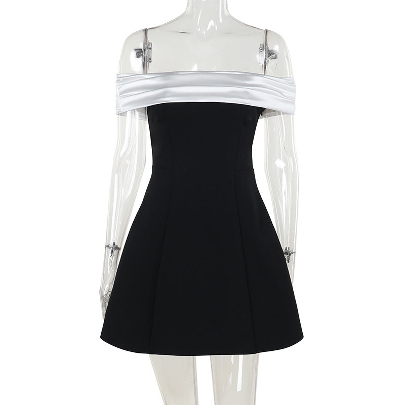 Aila – kort klänning med off-shoulder hals