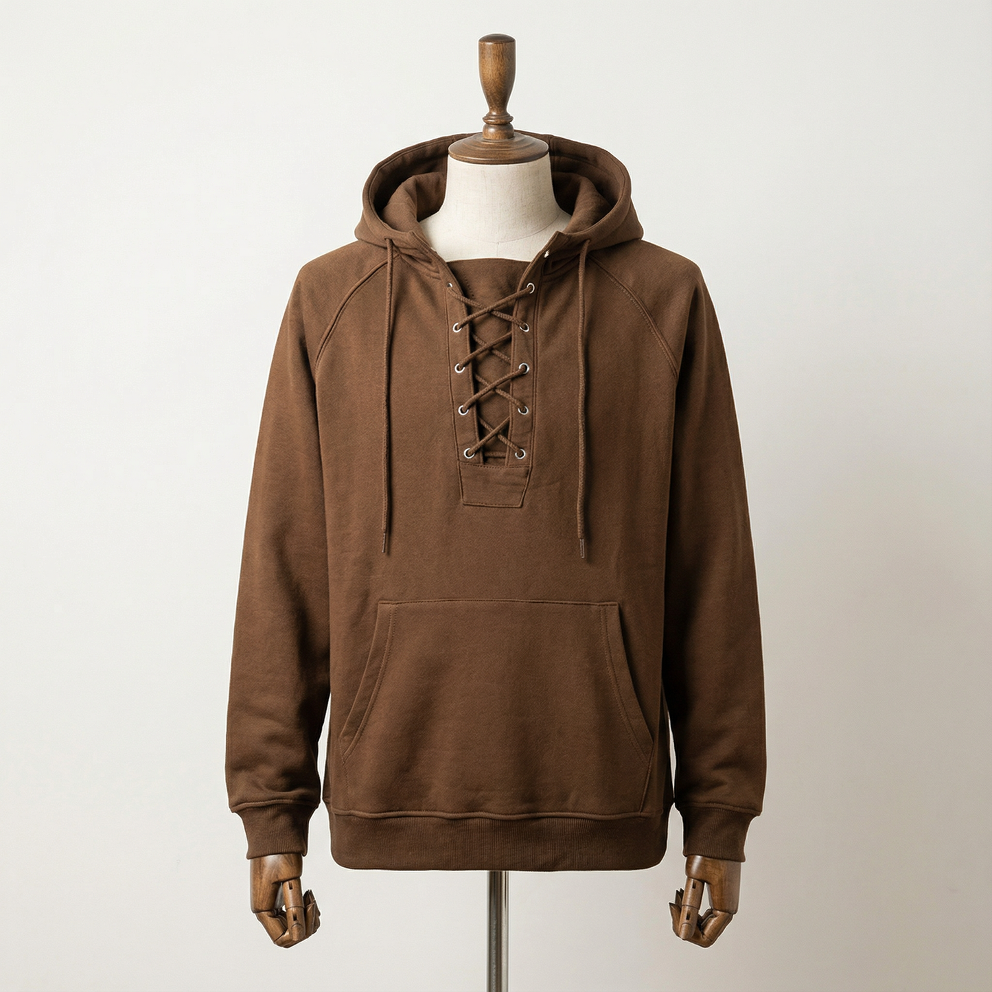 Falk – Löst sittande hoodie med snörning