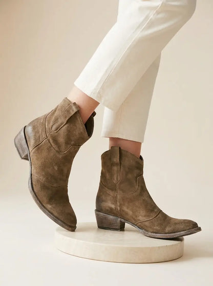 Mea – Boots i mjuk mocka med westernkänsla