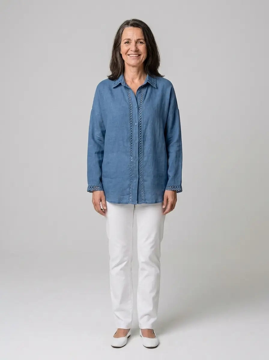 Avelisse – Airy shirt with elegant lace details