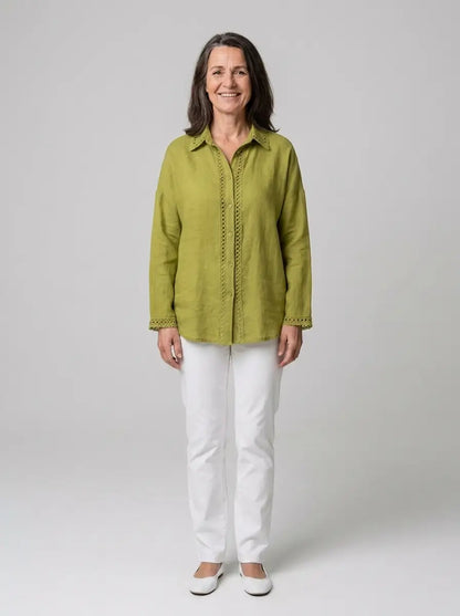 Avelisse – Airy shirt with elegant lace details