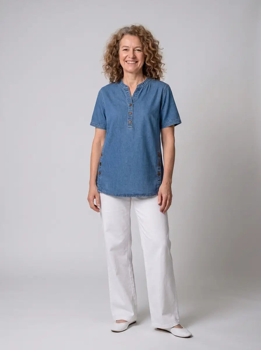 Tyra – Denim top with relaxed elegance