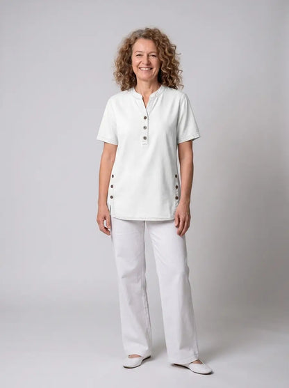 Tyra – Denim top with relaxed elegance