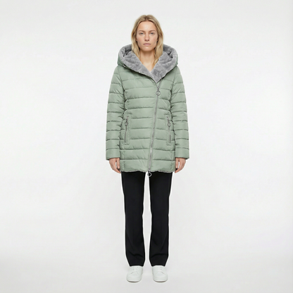 Asta – Fodrad vinterjacka med mjuk huva