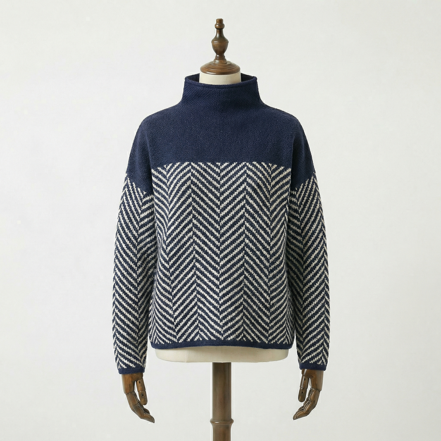 Eira - Stickad tröja med mjuk färgkontrast