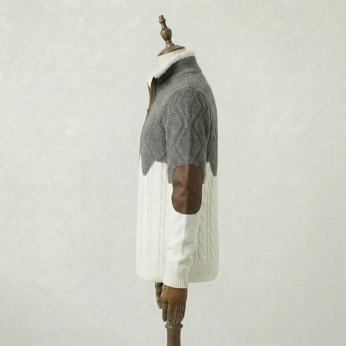 Hjalmar – Stickad herrtröja med halv dragkedja och kontrastdetaljer