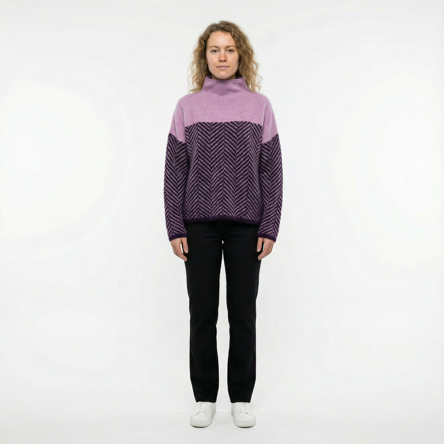 Eira - Stickad tröja med mjuk färgkontrast