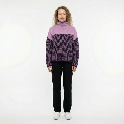 Eira - Stickad tröja med mjuk färgkontrast