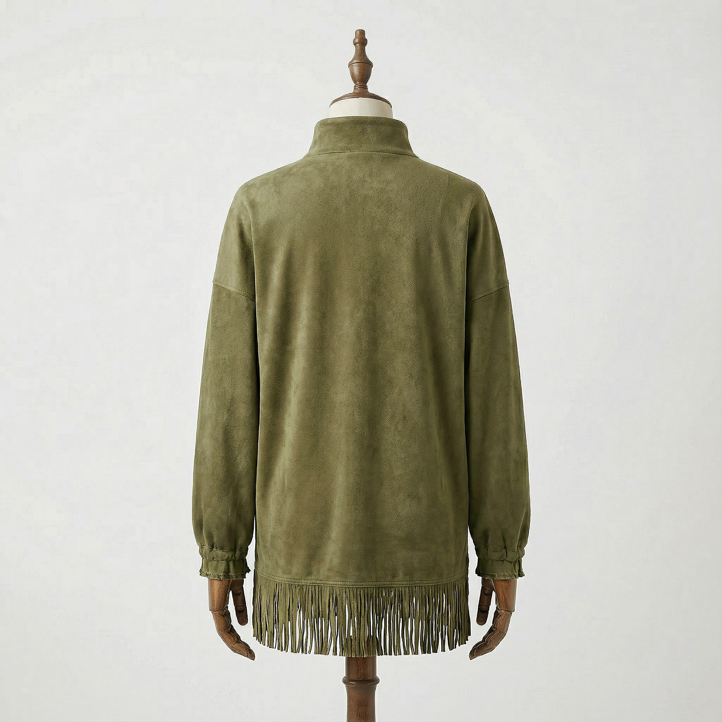 Dagny – Löst sittande klänning med hög hals och fransdetalj