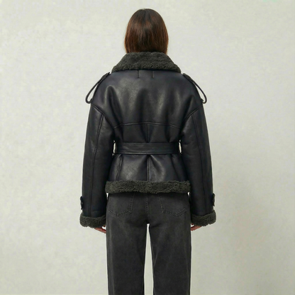 Zaria – Lyxig shearling-look jacka med bälte