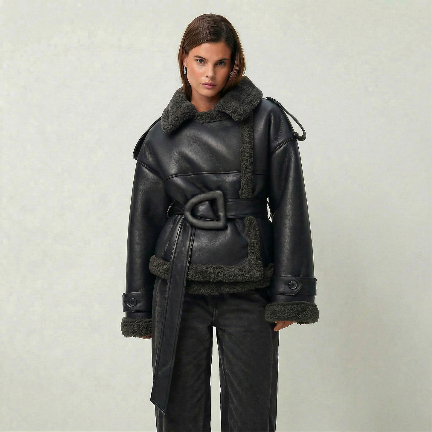 Zaria – Lyxig shearling-look jacka med bälte